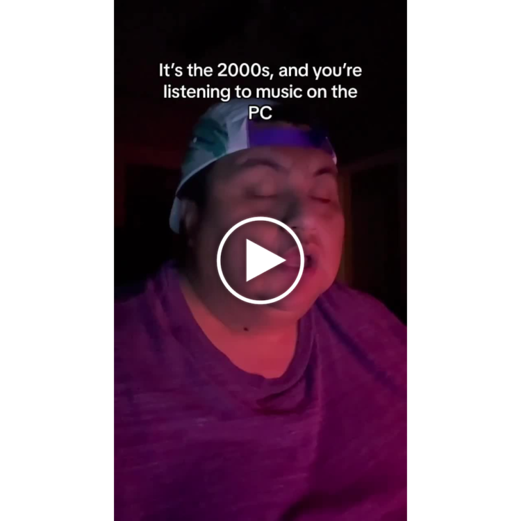 It's the 2000s, and you're listening to music on the PC. That Windows Media Player nostalgia hits different! #Throwback #Music.