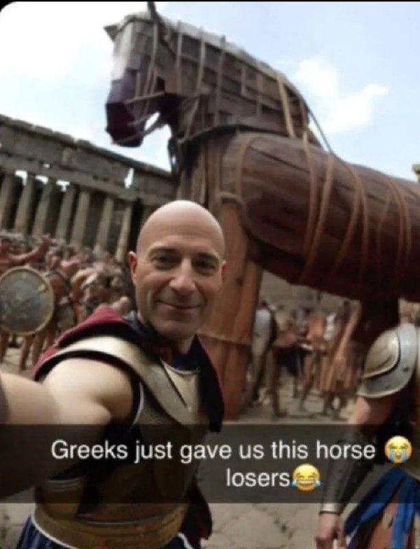 When the Greeks just hand you a giant horse and you’re like “Greeks just gave us this horse 😭 losers😂” #history #selfie.