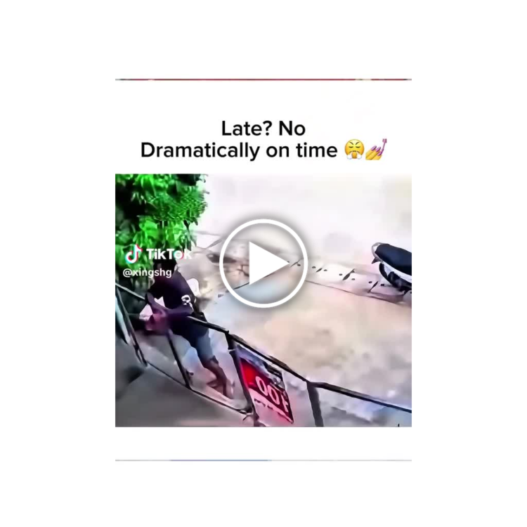 Ever show up “Dramatically on time”? Me, every day. Late? No Dramatically on time 💅 #mood #dramaqueen.