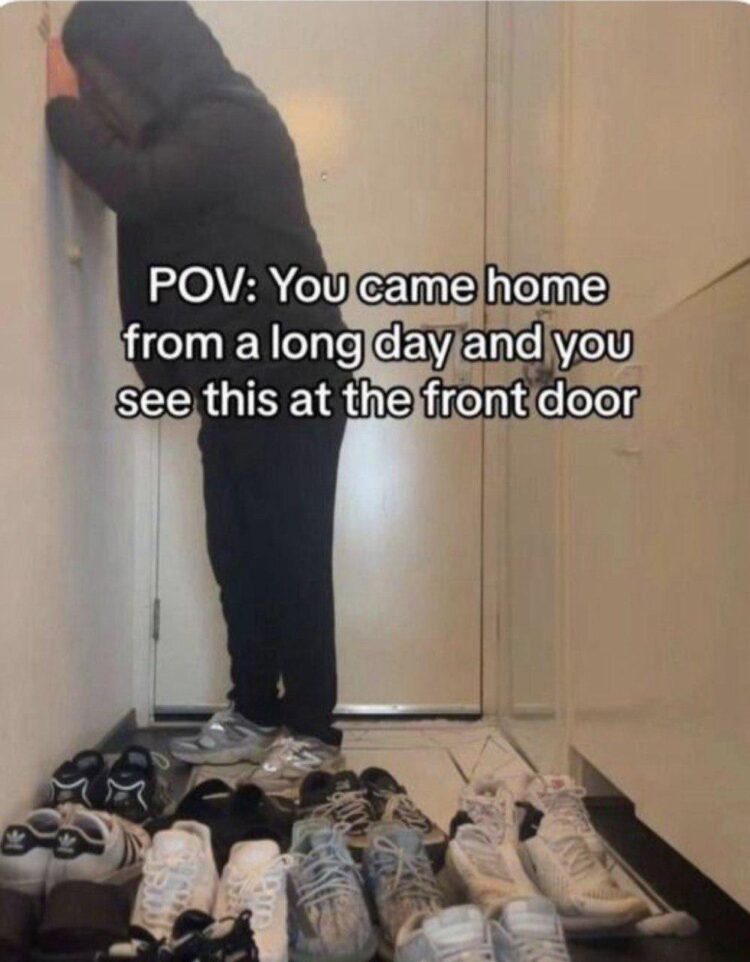 POV: You came home from a long day and you see this at the front door. Mood = 100. We’ve all been there 😂 #Monday #exhausted.